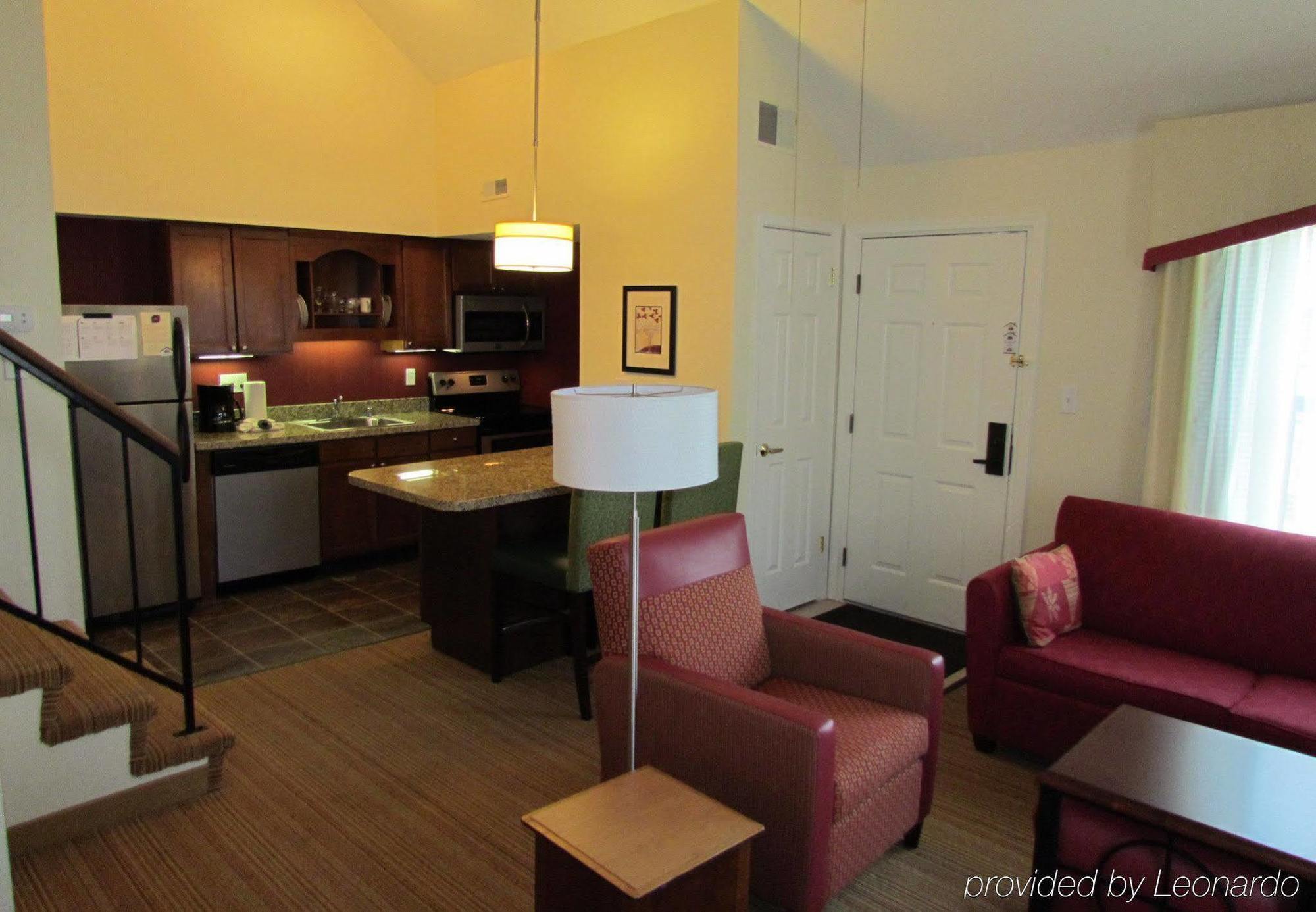 Residence Inn Louisville East Номер фото