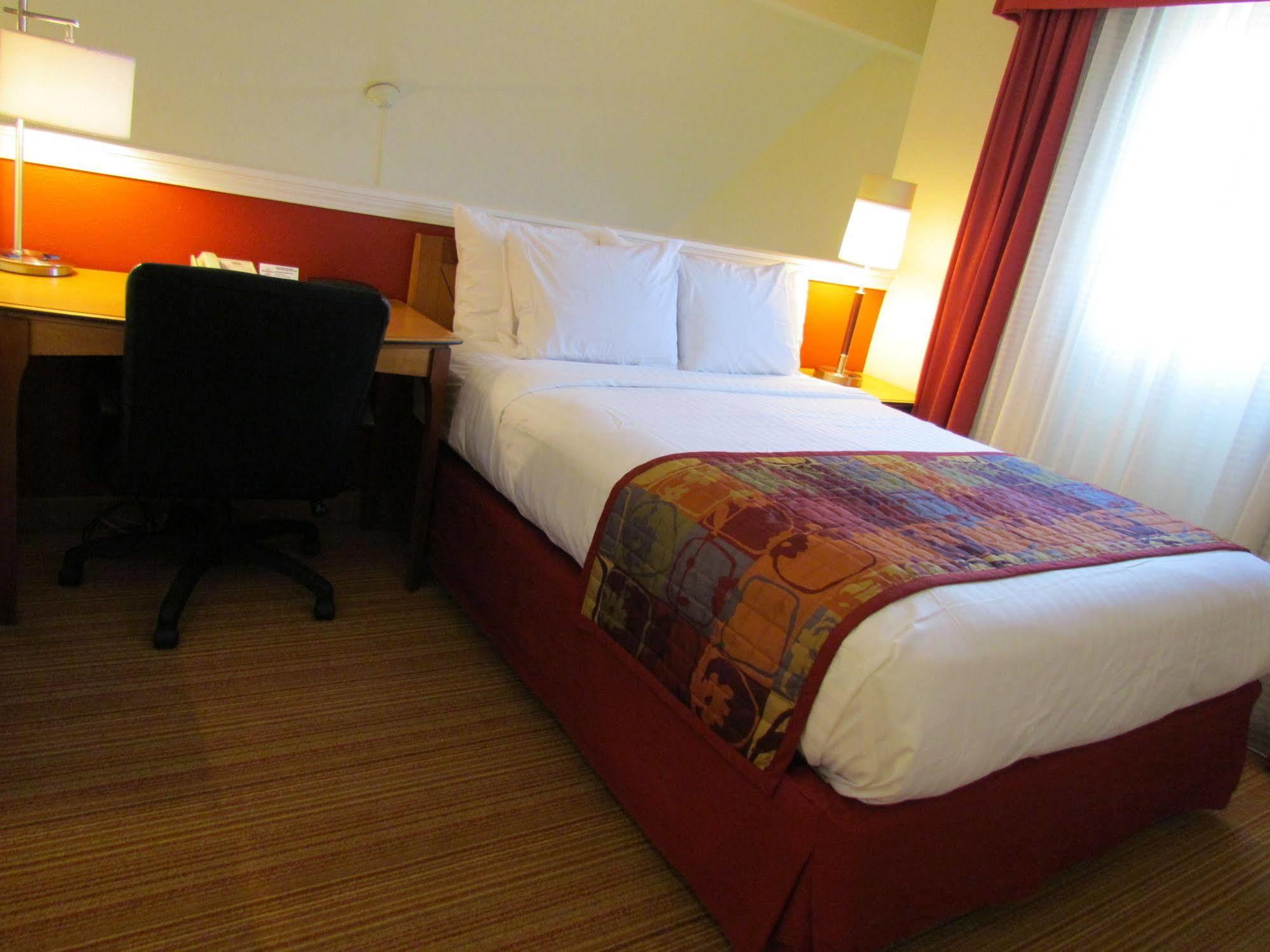 Residence Inn Louisville East Экстерьер фото